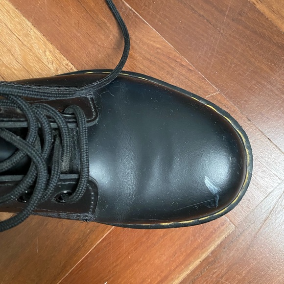 Dr. Martens 1460 Smooth Black Boots US 9 / UK 7 / EU 41 - In Good Condition - Picture 9 of 12